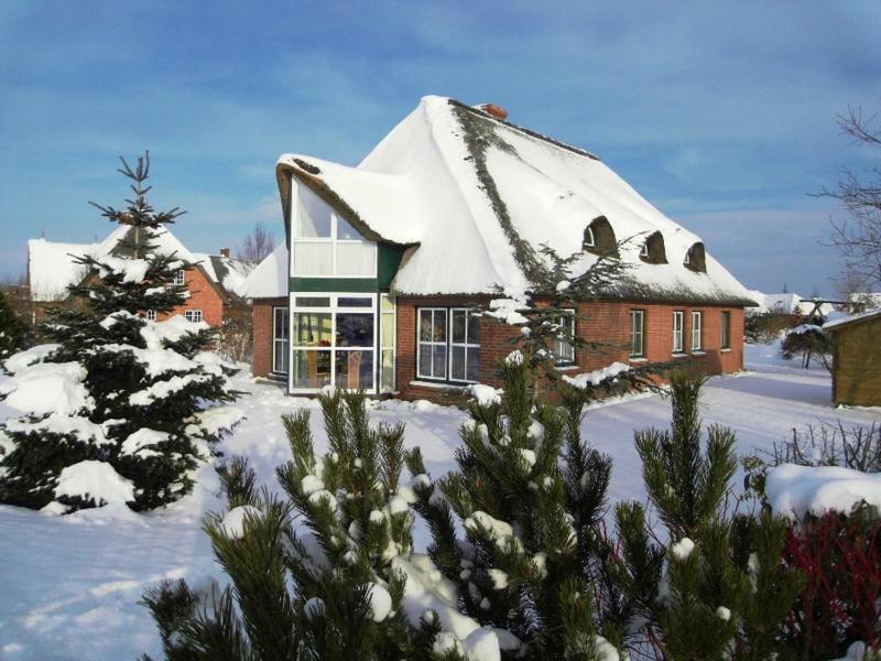 Idyllisches Reethaus Toenning Apartment Exterior photo